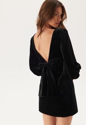 FOREVER NEW Josilyn Velvet Bow Back Mini Black 34