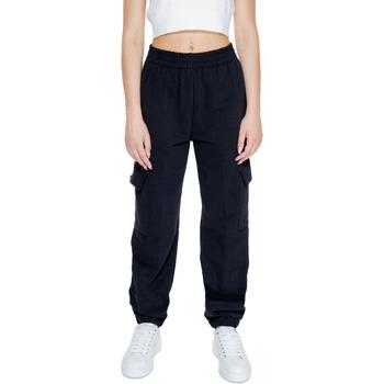 Jogging housut / Ulkoiluvaattee Calvin Klein Jeans  WOVEN LABEL UTILIT...