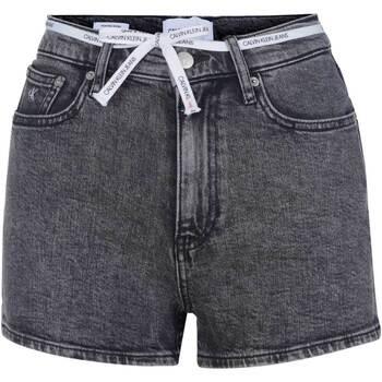 Shortsit & Bermuda-shortsit Calvin Klein Jeans  J20J2163071BZ  US 28