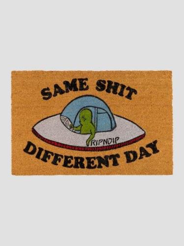 RIPNDIP Same Shirt Different Day Door Mat ruskea