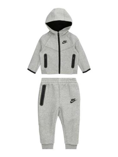 Nike Sportswear Juoksupuku 'TECH FLEECE'  meleerattu harmaa / musta