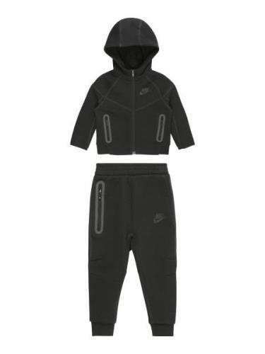 Nike Sportswear Juoksupuku 'TECH FLEECE'  musta