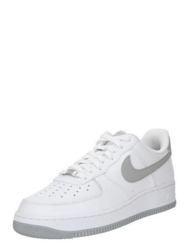 Nike Sportswear Matalavartiset tennarit 'Air Force 1 '07'  valkoinen