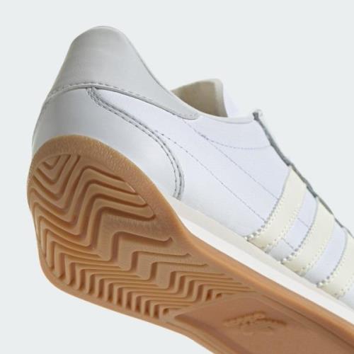 ADIDAS ORIGINALS Matalavartiset tennarit 'Country'  valkoinen / offwhi...