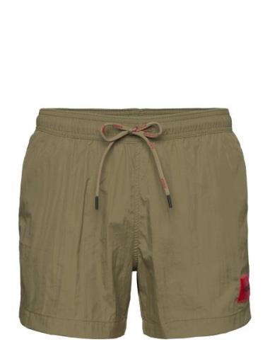 Dominica Khaki HUGO