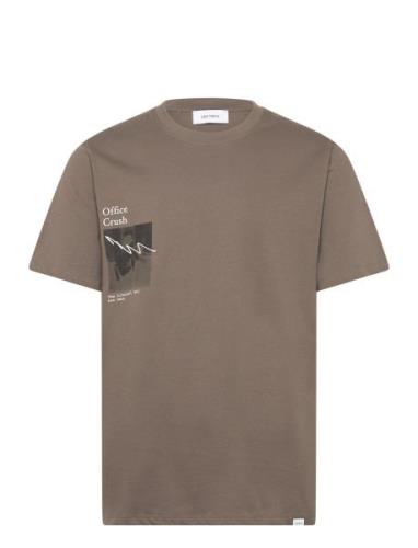 Newspaper T-Shirt Brown Les Deux