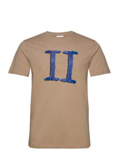 Hand Drawn Encore T-Shirt Beige Les Deux