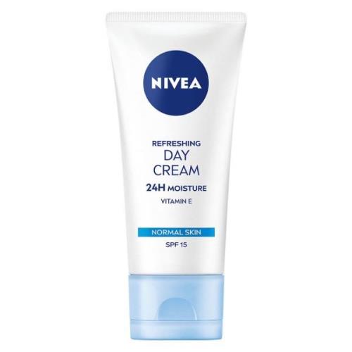 NIVEA Refreshing Day Cream Normal Skin SPF15 50ml