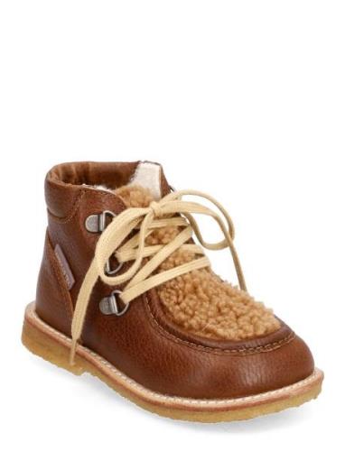 Boots - Flat - With Laces Bootsit Nauhalliset Saapikkaat Brown ANGULUS