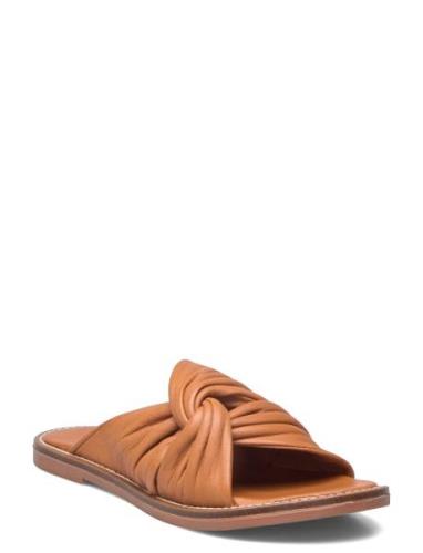 Slipper Matalapohjaiset Sandaalit Brown Sofie Schnoor