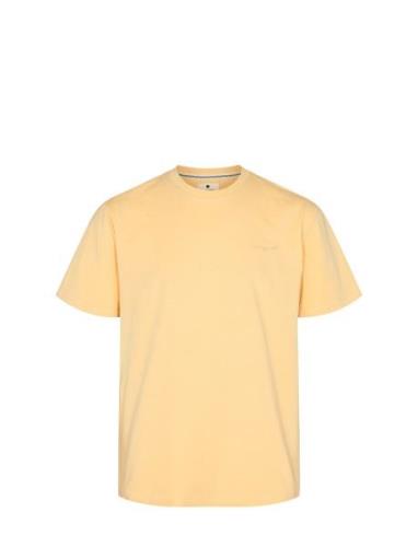Akkikki S/S Logo Tee Noos Tops T-shirts Short-sleeved Yellow Anerkjend...