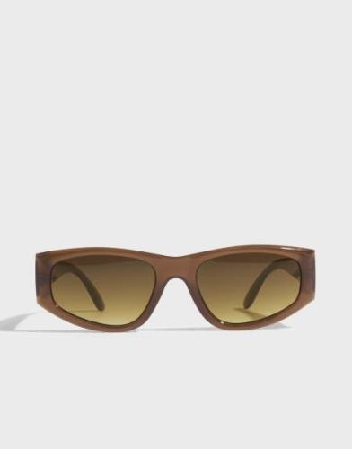 Nelly - Ruskea - Effortless Sunnies