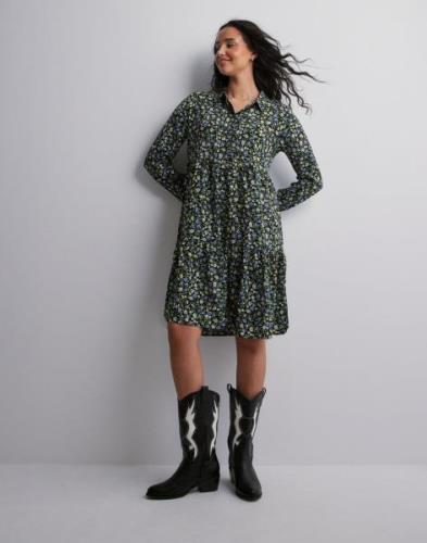 JDY - Kukallinen - Jdypiper L/S Aop Shirt Dress Wvn Di