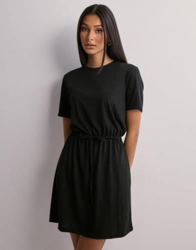 JDY - Musta - Jdydalila S/S String Dress Jrs Noos