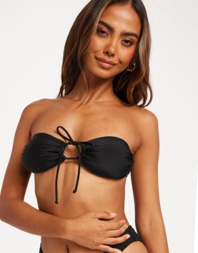 Nelly - Musta - Front Tied Bikini Top