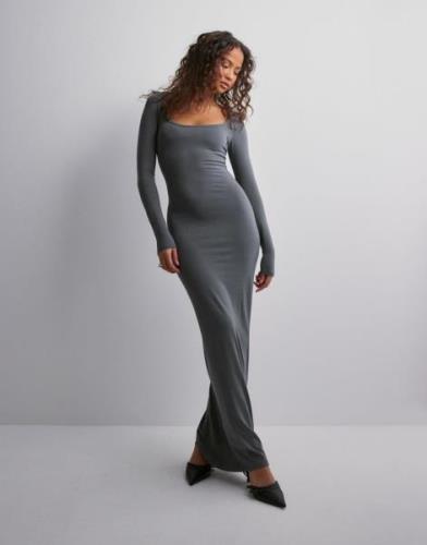 Nelly - Harmaa - Slim Long Sleeve Dress