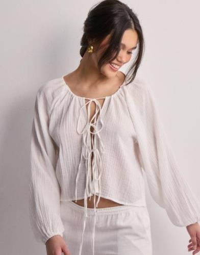 Nelly - Valkoinen - Volume Tied Blouse