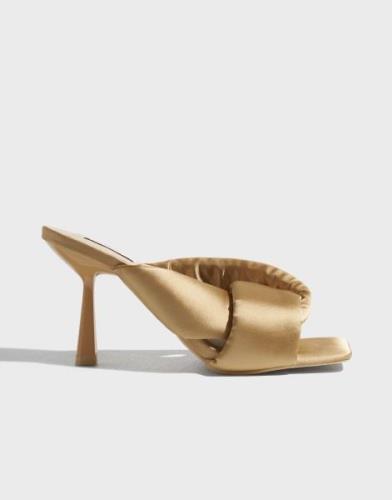 Nelly - Kulta - Twisted Volume Heel