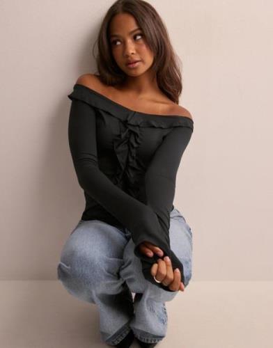 Nelly - Musta - Cute Ruffle Top