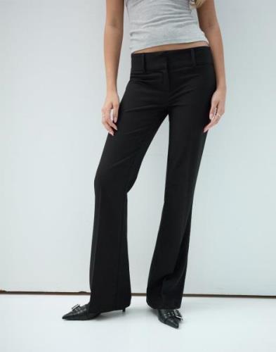 Nelly - Musta - Super Low Waist Flare Suit Pant