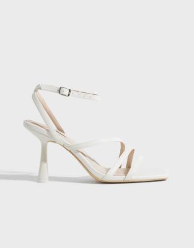 Nelly - Valkoinen - Strappy Heel