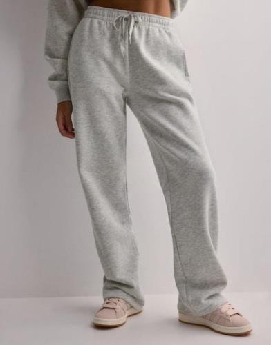 Gina Tricot - Harmaa - Basic Straight Sweatpants