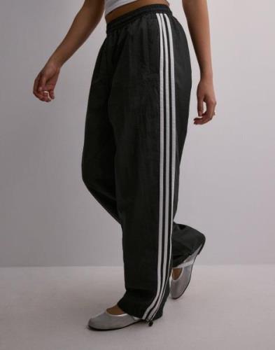 Adidas Originals - Musta - Cs Woven Pants