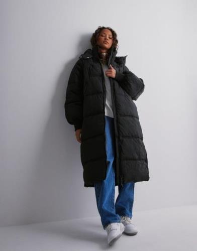 Pieces - Musta - Pcjordynn Long Puffer Jacket