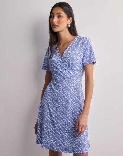 Pieces - Kukallinen - Pcsienna Ss Dress Noos Bc