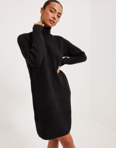 Pieces - Musta - Pcellen Ls High Neck Knit Dress Noo