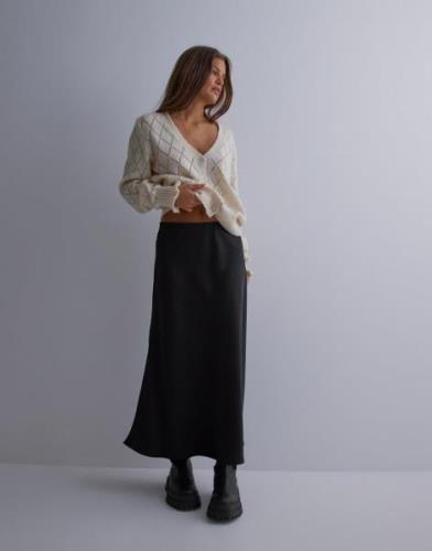 Neo Noir - Musta - Bovary Skirt